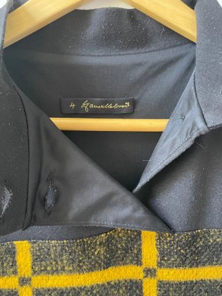 Vestido de cuadros amarillo y negro