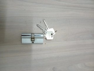 Cilindro de seguridad y llaves