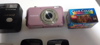 Lotto di fotocamere Fujifilm e telefoni cellulari