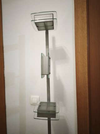 Lámpara de pie moderna con luz autorregulable