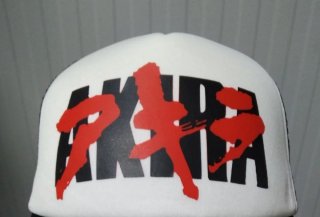 Gorra Trucker Akira Blanca y Negra