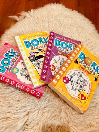 (8-12años) pack 4xlibros Dork Diaries |en ingles