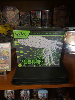 Caja Entrenador Élite ETB Equilibrio Perfecto