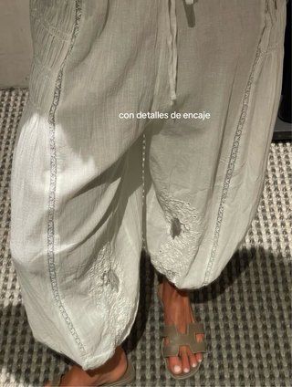 Pantalón bombacho Zara blanco con etiqueta
