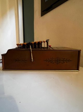 Comptometer Felt & Tarrant Modello H (1926)