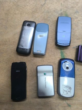 Lote 7 teléfonos móviles clásicos