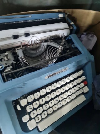 Máquina de escribir Olivetti Studio 46