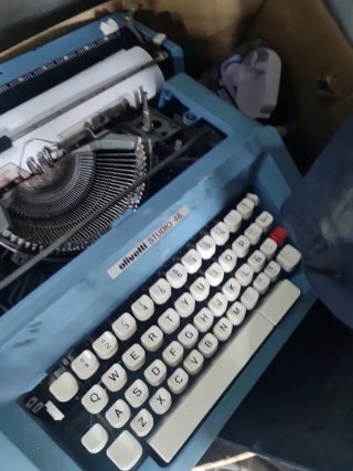 Máquina de escribir Olivetti Studio 46