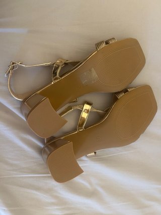 Sandalias tacón doradas talla 39