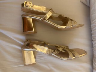 Sandalias tacón doradas talla 39