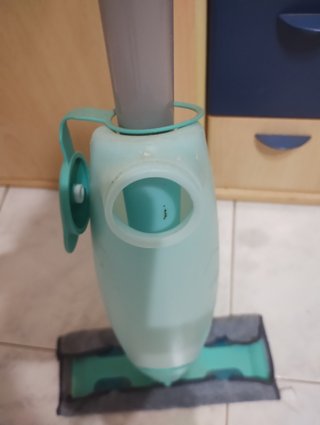 Lavapavimenti spray azzurro