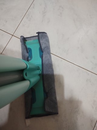 Lavapavimenti spray azzurro