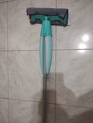 Lavapavimenti spray azzurro