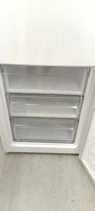 NEVERA COMBI GRUNDIG NO FROST ENERGÍA A+