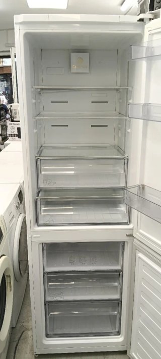 NEVERA COMBI GRUNDIG NO FROST ENERGÍA A+