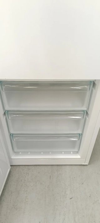 NEVERA COMBI MIELE NO FROST ENERGÍA A++
