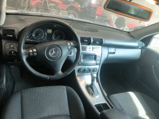 Mercedes-Benz Clase C 2004