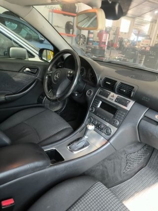 Mercedes-Benz Clase C 2004