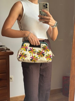 Bolso Zara Pouch Flores Bordadas