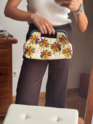 Bolso Zara Pouch Flores Bordadas