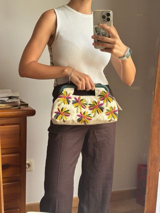 Bolso Zara Pouch Flores Bordadas