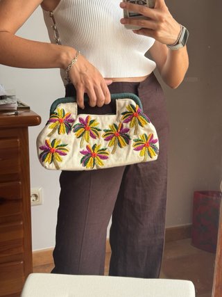 Bolso Zara Pouch Flores Bordadas