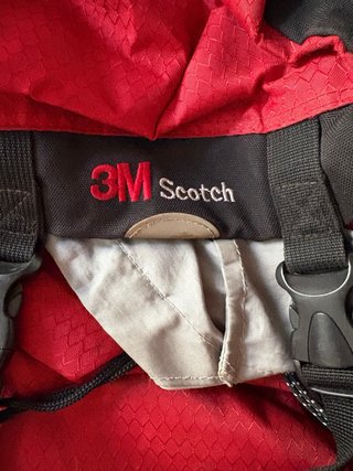 Mochila 30L Negra y Roja