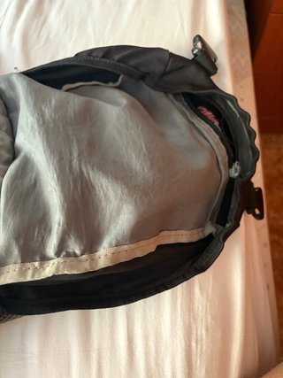 Mochila 30L Negra y Roja