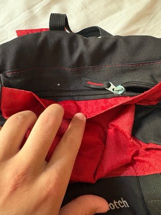 Mochila 30L Negra y Roja