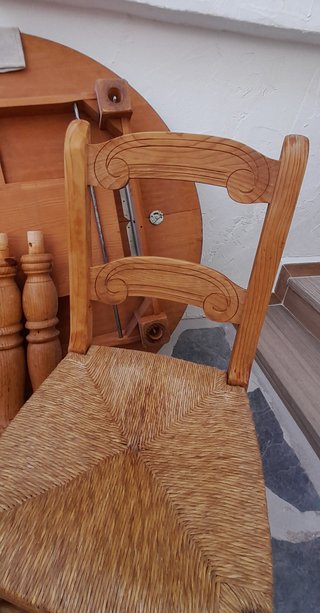 Conjunto mesa redonda y 6 sillas madera