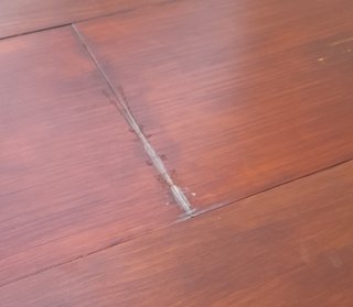 Conjunto mesa redonda y 6 sillas madera