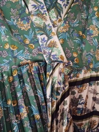 Vestido plisado estampado floral