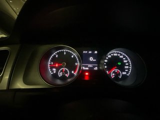 Volkswagen Golf VII 150CV DSG6