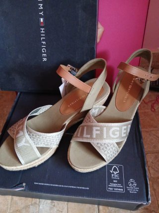 Cuñas Tommy Hilfiger Talla 40