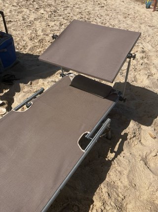 Tumbona plegable con sombrilla