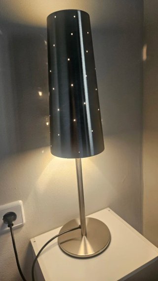 Lámpara de mesa moderna