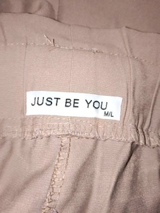 Pantalón corto beige Just be you con cinturón
