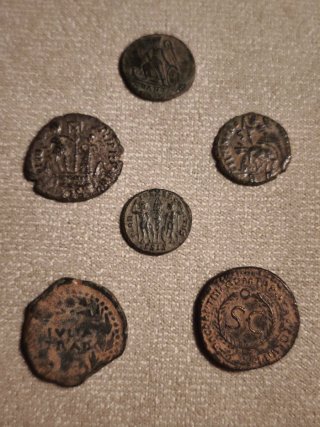 Lotto di antiche monete romane