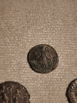 Lotto di antiche monete romane