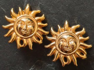 Icónicos pendientes Clip Sol Gianni Versace Dorado