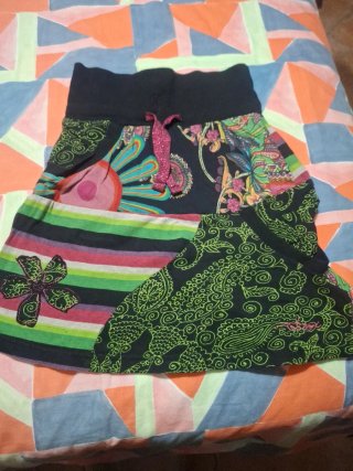 Falda multicolor con estampado