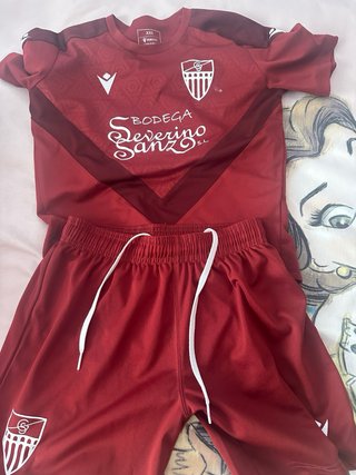 Equipación Gimnasia Segoviana Macron Talla XXS