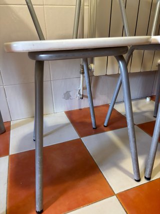 Mesa extensible cocina + 2 sillas