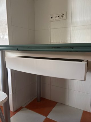 Mesa extensible cocina + 2 sillas