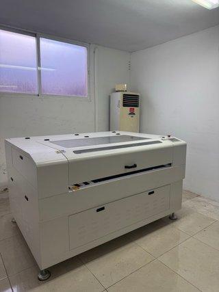 Laser de Corte de CO2 RECI W8 150W 1600x1000mm