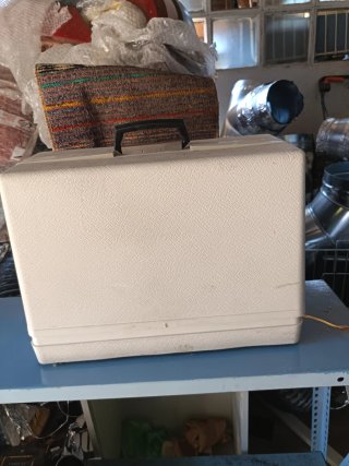 Máquina de coser Singer beige