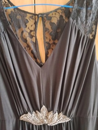 Mono fiesta negro premamà encaje y pedreria.fluido