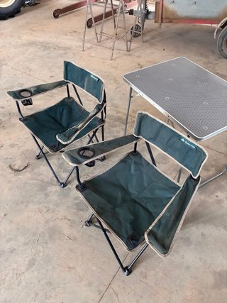 Mesa y sillas plegables camping