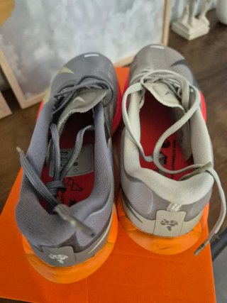Nike Zoom Fly 4 gris/naranja