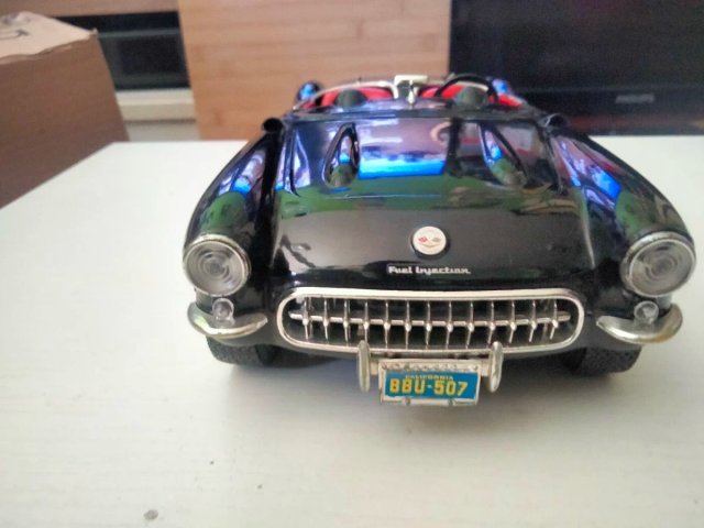 Bburago Corvette 1957 1:18 Nero/Rosso